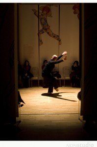 virgilio sieni per minimondi 2011 - stanze - performance danzante